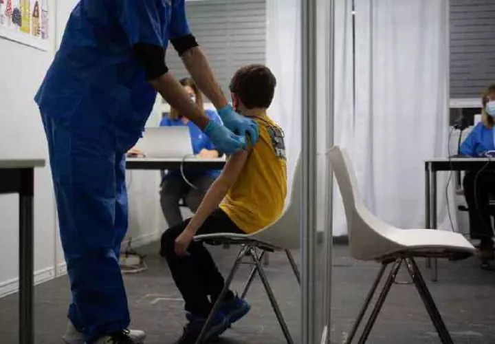 Hoy comienza la vacunación de menores de 5 a 11 años en hospitales públicos y tres privados.