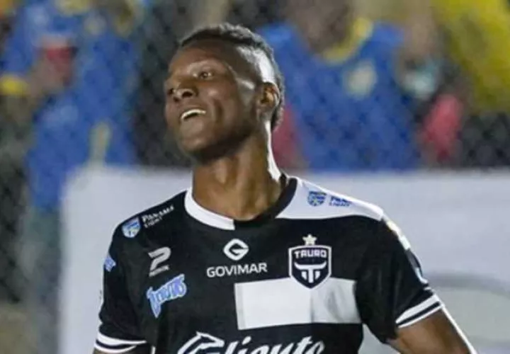Víctor Medina, jugador del Tauro. Foto: @TauroFC