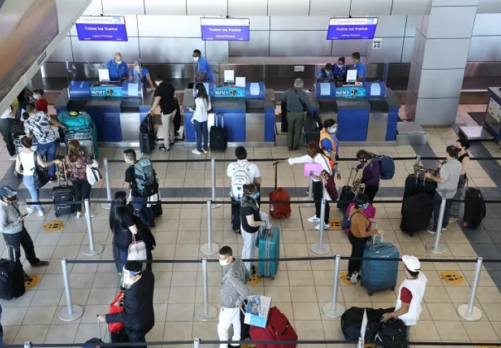 El aeropuerto de Tocumen les recuerda que se mantienen vigentes todas las medidas de bioseguridad. Foto: Cortesía