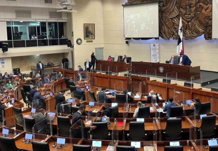 Pleno de la Asamblea Nacional aprobó en segundo debate proyecto sobre la Unachi. Foto: Cortesía Asamblea Nacional