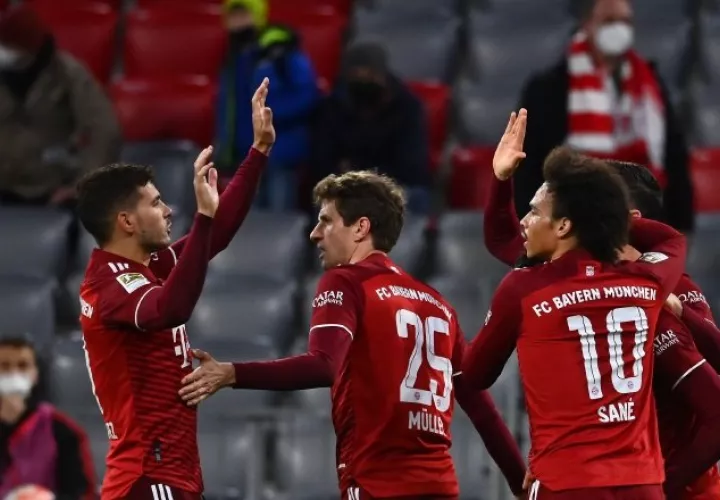 Jugadores del Bayern festejan. Foto:EFE
