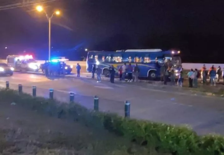 Los 46 pasajeros y el conductor de un bus de lujo de Panamá-La Chorrera fueron asaltados el pasado 8 de febrero. Foto. Eric Montenegro