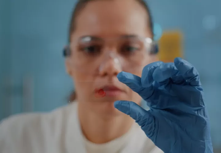 Ciencia, está entre las carreras STEM. Ilustrativa / Freepik