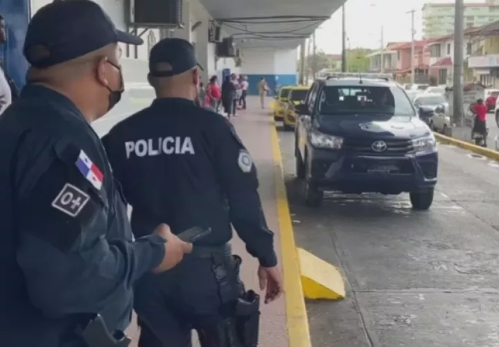 Uno de los disparos le dio a José de La Cruz Vásquez en el área abdominal, por lo que fue intervenido la tarde del sábado. Foto. Diomedes Sánchez