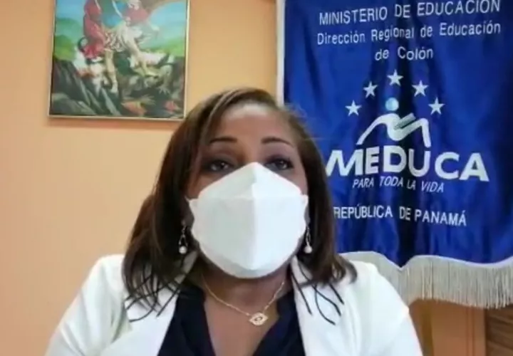Mixia Murillo, manifestó que los padres de familia deben extender una nota explicando las falta de recursos económicos para adquirir los uniformes de sus acudidos. Foto. Diomedes Sánchez