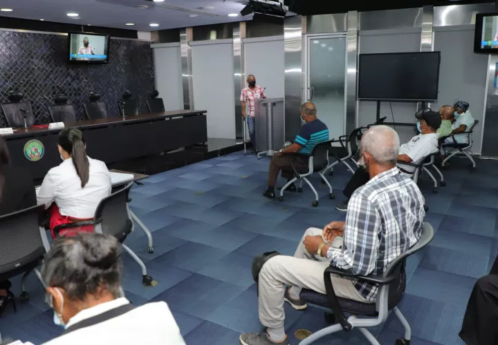 Ayer, una subcomisión escuchó la posición de los jubilados. Foto: Cortesía Asamblea