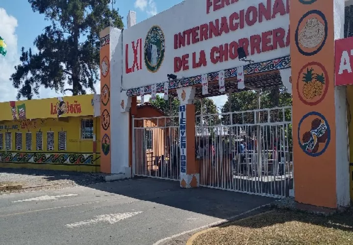 Para este lunes, los representantes legales de la Feria de La Chorrera deben acudir a la sede regional del Minsa en Panamá Oeste, para hacer frente a una posible sanción por la violación de las normas de bioseguridad. Foto. Eric Montenegro