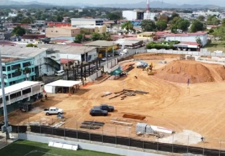 Trabajos del estadio Justino 'Gato Brujo' Salinas. Foto: Pandeportes