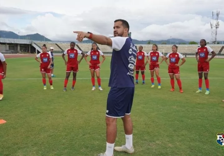 Ignacio 'Nacho' Quintana, técnico de Panamá. Foto: Fepafut