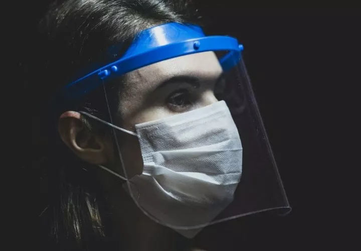 Usen también mascarilla, recomienda. Foto: Ilustrativa/Unsplash