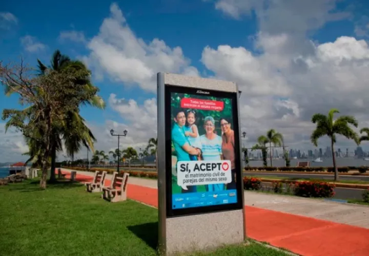 La campaña se basa en cómo las parejas del mismo sexo comparten los valores dentro de la familia. Foto: EFE