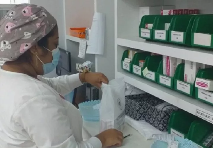 Robustecer de medicinas a las instituciones públicas es una propuesta que goza de amplia simpatía por los sectores involucrados al tema. Foto: Archivo