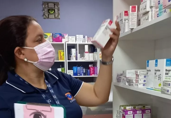 La Acodeco exhorta a los consumidores  a presentar cualquier denuncia relacionada a estas normativas sobre medicamentos mediante el Sistema de Información y Denuncia Institucional (Sindi). Foto: Cortesía