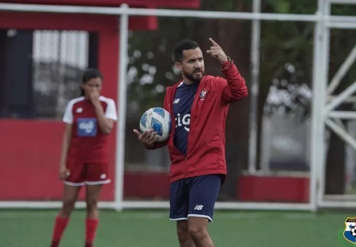 Ignacio 'Nacho' Quintana, técnico del seleccionado femenino panameño. Foto:Fepafut