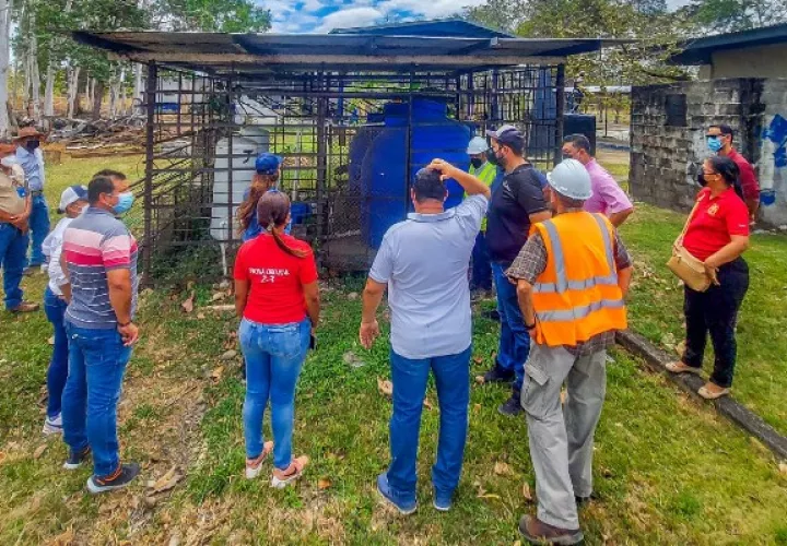 Los padres de familia de ambos colegios precisan que seguirán luchando para que en el distrito de Natá tenga escuelas dignas, ya que este año cumplen 500 años de fundación. Foto. Cortesía