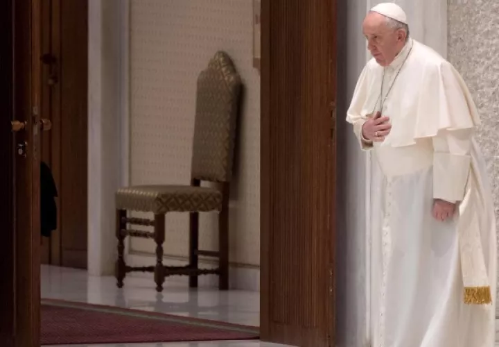 El papa acude a la embajada rusa ante la Santa Sede para mostrar preocupación. Foto:EFE