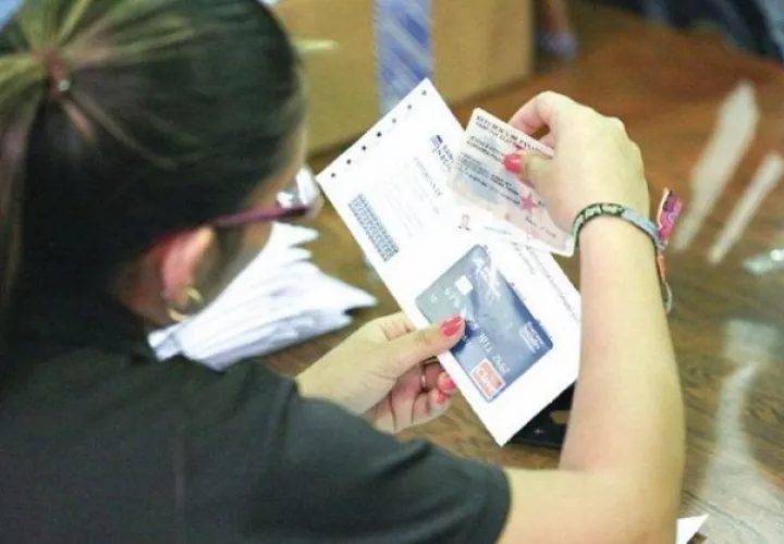 Buscan incluir jóvenes y adultos de las escuelas nocturnas y otros programas en el Pase-U. Foto: Archivos
