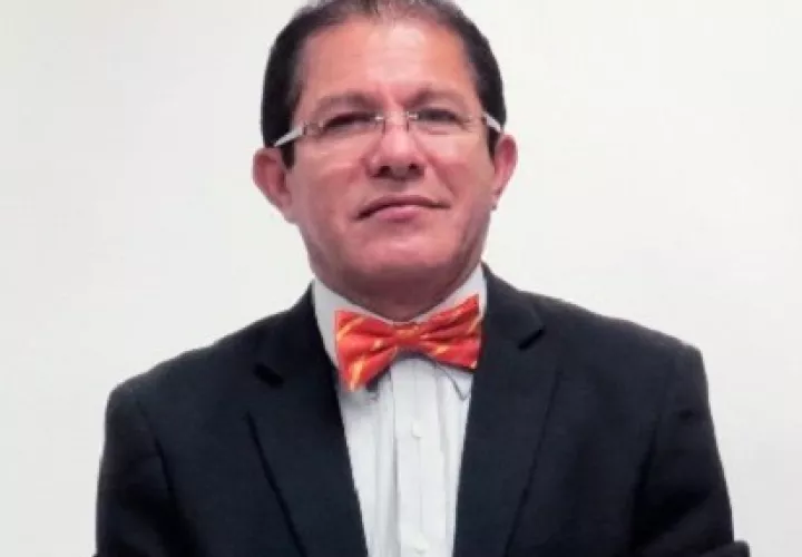 Dr. Paulino Vigil-De Gracia. Foto: Twitter