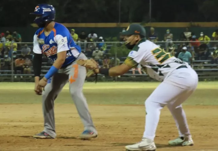 Panamá Este eliminó a los 'Vaqueros' del Oeste. Foto:Fedebeis