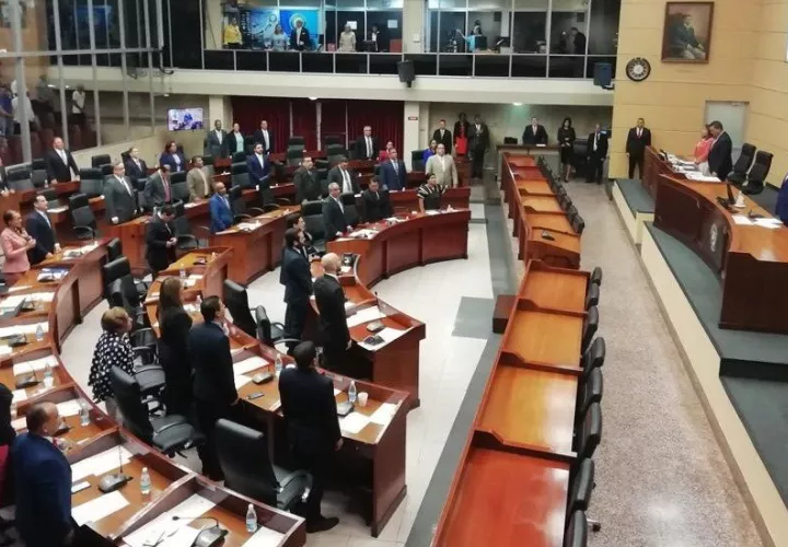El abogado Roberto Ruiz es un creyente que debe ser la población quien revoque el mandato a los funcionarios de elección popular. Foto: Archivo