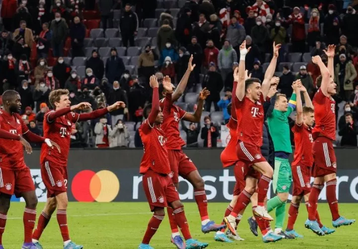 Jugadores del Bayern, festejan Foto:EFE