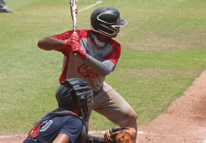 Coclé se impuso a Veraguas y aseguró su boleto a semifinales. Foto: Fedebeis