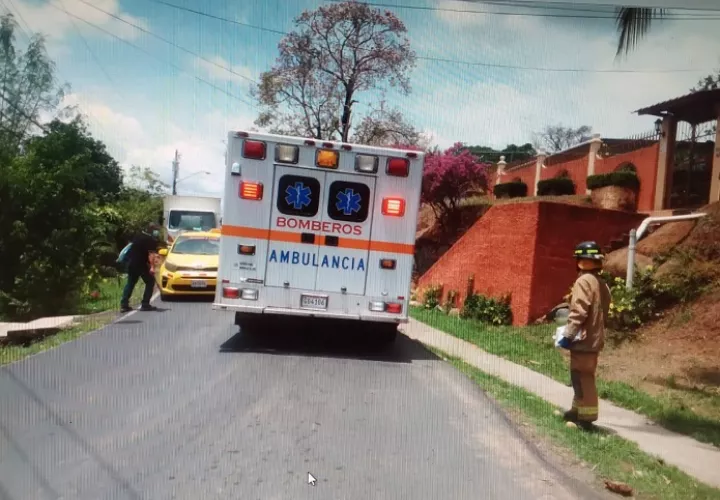 Cuando las ambulancias estaban en el área calobreña, se confirmó que todo era falso. Foto: Melquiades Vásquez 