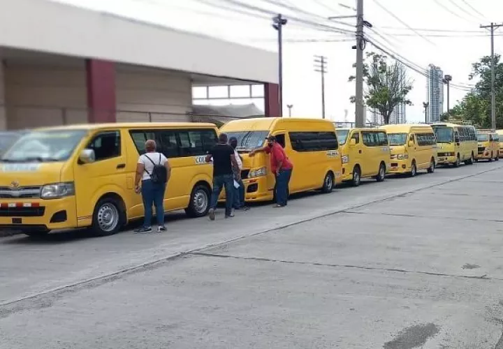 En las primeras semanas de clases se reactivarán los operativos para garantizar que se cumplan las medidas de bioseguridad en los busitos. Foto: Archivo