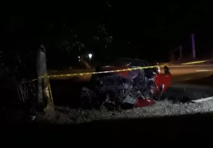 El levantamiento inició a las 4:40 de la madrugada de este domingo y culminó pasadas las 5:45 de la mañana, ordenando las autoridades el traslado del cadáver a la morgue judicial en David. Foto. Mayra Madrid