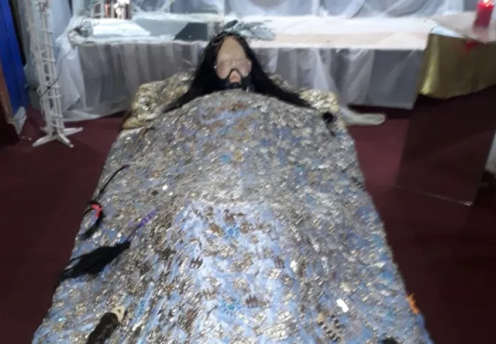 La parroquia viene efectuando la vía crucis, confesiones, misas y actividades religiosas en la comunidad, lo que despierta el interés de los visitantes. Foto. José Vásquez
