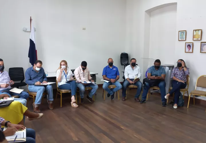 El proyecto del Centro de Bellas Artes e Industrias Creativas, del antiguo Colegio Abel Bravo, el mismo se pretende ejecutar en 3 años aproximadamente, desde que se dio la orden de proceder el pasado 8 de enero y se ejecutará en diversas fases. Foto. Diomedes Sánchez