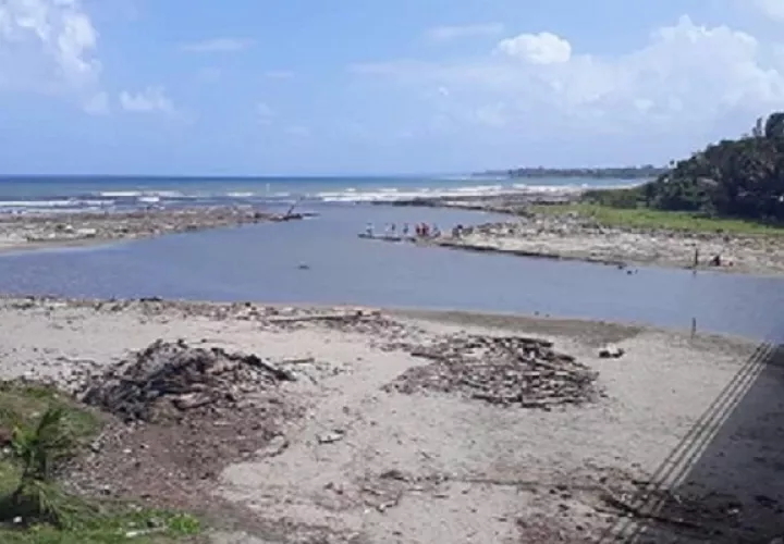 El cuerpo fue encontrado en el área conocida como Charcón a orillas del río Indio. Foto: Diomedes Sánchez