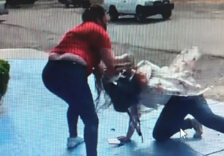 En el  vídeo se escucha claramente que la trifulca se da por un hombre. Foto: Mayra Madrid 