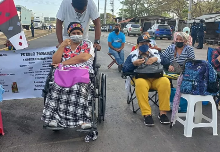 Reclaman la certificación de cientos de personas afectadas y que no han sido reconocidas. Foto: Thays Domínguez
