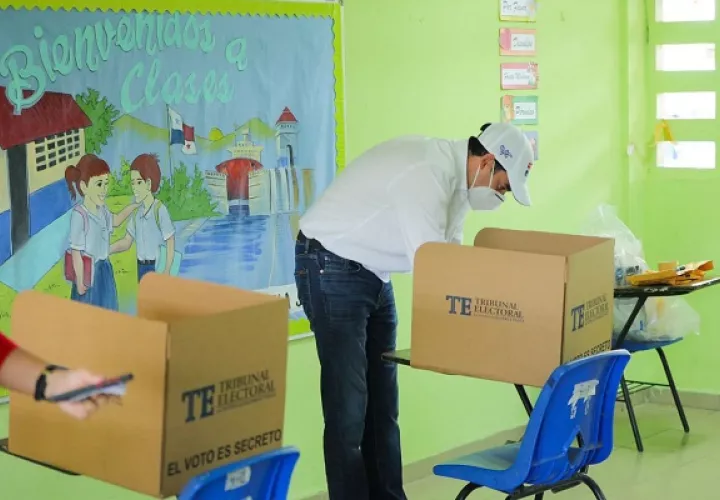 Este domingo el PRD escoge a  4,200 delegados en todo el país. 