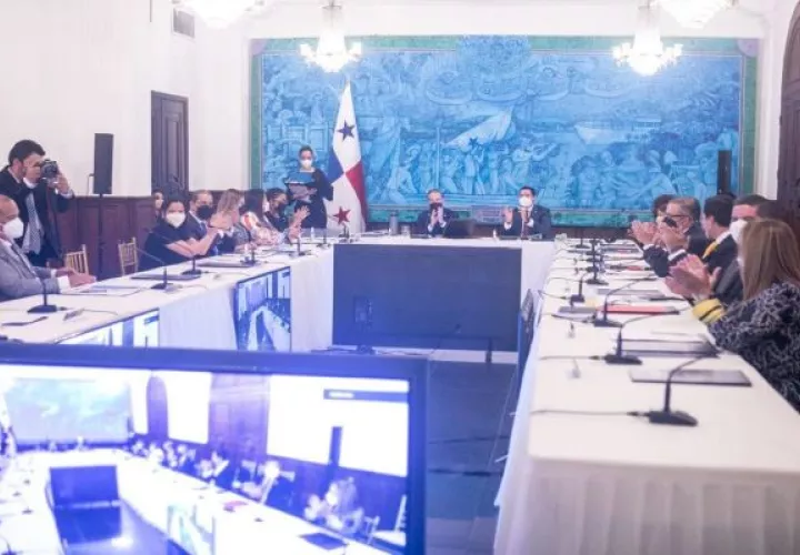 En total se están beneficiando, según explican a 854,658 clientes a nivel nacional. Foto: Cortesía Presidencia