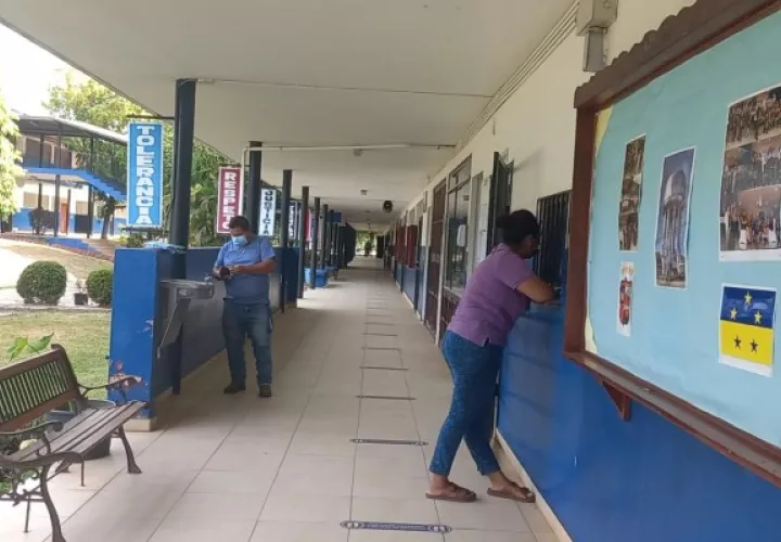La mayoría de los colegios y planteles educativos comenzarán clases este lunes. Foto. Thays Domínguez