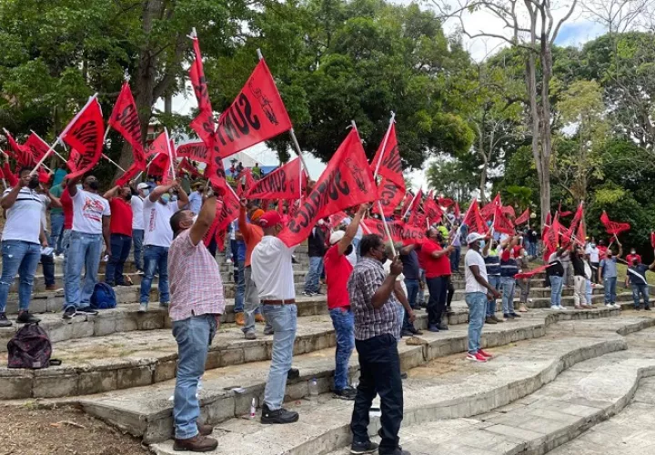 El Consejo Nacional del Suntracs acordó este lunes, en la Universidad de Panamá, las fechas para realizar las asambleas generales para convocar a la huelga. Foto: Cortesía Suntracs