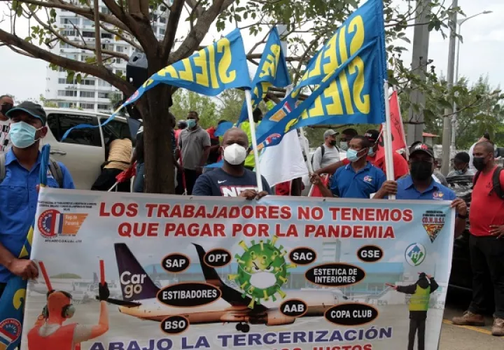 Son más de 800 trabajadores los que se irían a huelga. Foto: Víctor Arosemena
