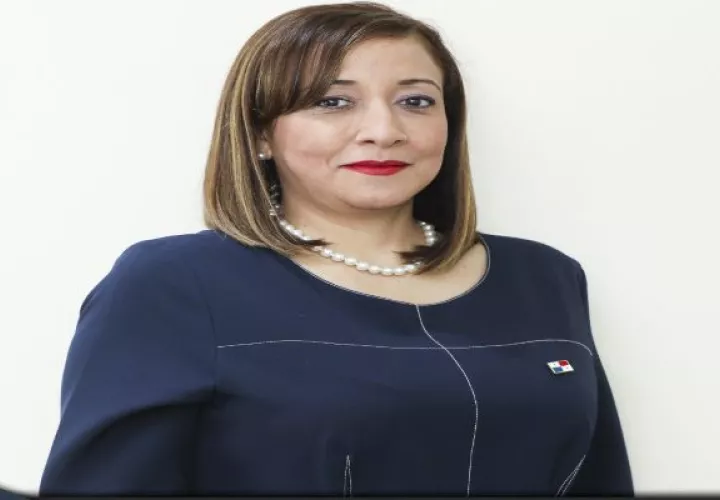 Isabel Pérez Henríquez, es la nueva directora de la UAF. Foto: Cortesía Presidencia