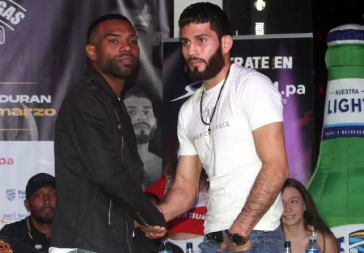 El panameño Jezreel Corrales (izq.) y el mexicano Miguel Madueño. Foto:Víctor Arosemena 