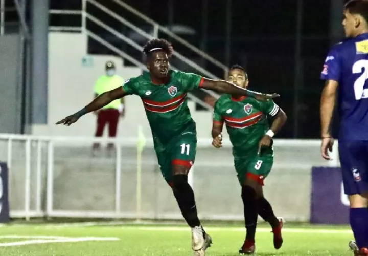 José Florez (11)  festeja su gol de media tijera que hizo ante Veraguas. Foto: @Atl_chiriqui
