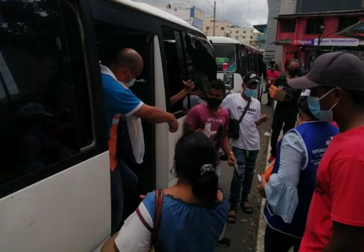 La medida adoptada por los directivos de rutas internas coincide con las acciones de cierre esporádico de calles programado para este lunes 28 de marzo, por la Cámara Provincial de Transporte de Panamá Oeste. Foto. Eric Montenegro