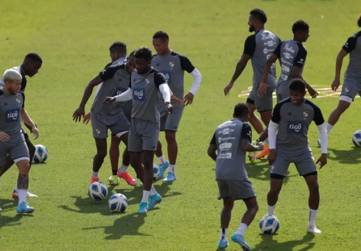Entrenamientos del seleccionado panameño en el estadio Rommel Fernández. Foto:EFE