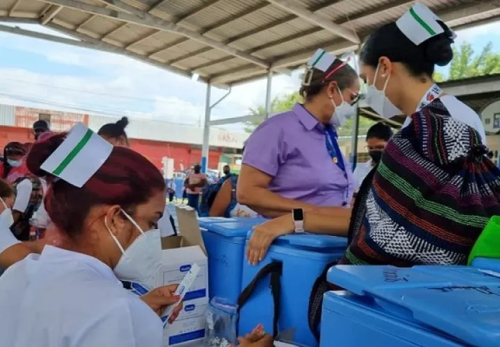Actualmente ya hay pacientes que reciben cuatro dosis. Foto: Minsa