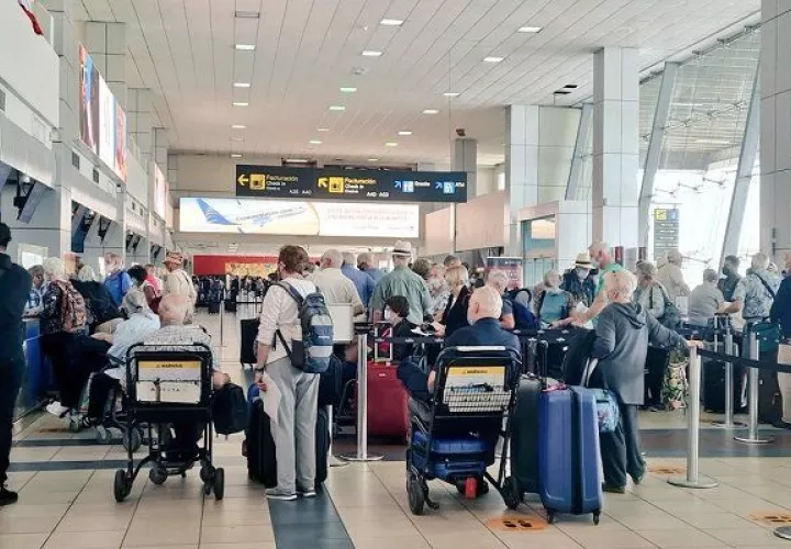 La población panameña ya no soporta más restricciones impuestas durante la pandemia de covid-19. Foto: Grupo Epasa