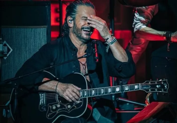 Ricardo Arjona espera recuperarse prontamente para reanudar su gira por Europa. Foto: Instagram
