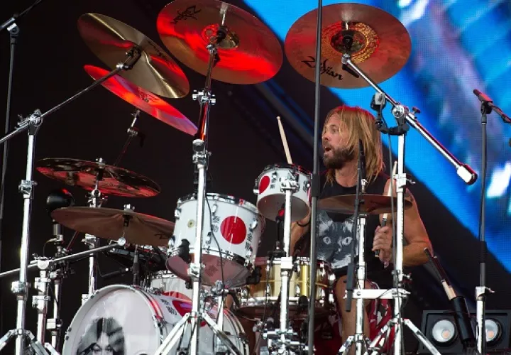 Taylor Hawkins, baterista de la banda de rock Foo Fighters, durante una presentación en el festival Rock im Park', en Nuremberg (Alemania). Foto: EFE / Timm Schamberger