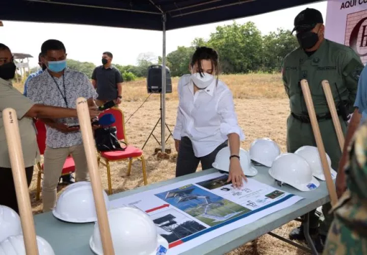 Las torres estarán equipadas con su propio baño, con lavamanos, inodoro, tanque biodigestor para la descarga sanitaria y mucha tecnología. Foto: Cortesía Mingob
