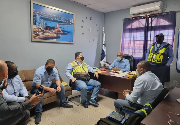 La ATTT se reunió con las empresas encargadas de los movimientos de carga en el puerto de Cristóbal. Foto: Diomedes Sánchez 